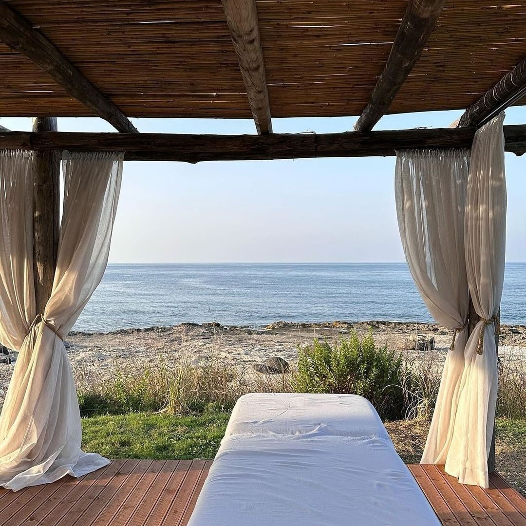 STAY IN SICILY - Mangia's Brucoli Resort